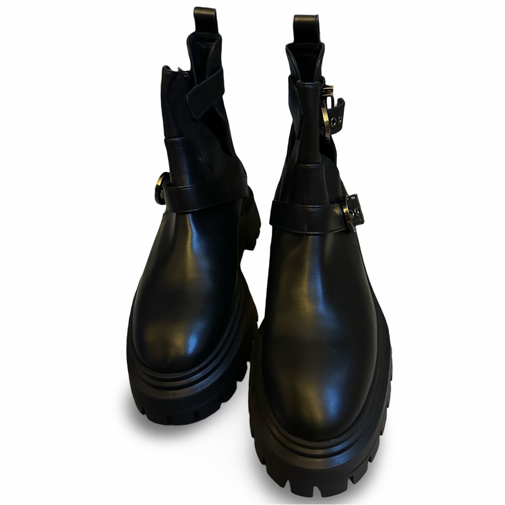 Stuart Weitzman Black Maverick Bedford Moto Boots - Picture 3 of 5